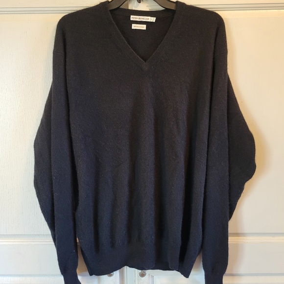 Peter Millar 100% Cashmere V-Neck Sweater – Black | Men’s Luxury Knitwear - Picture 1 of 5